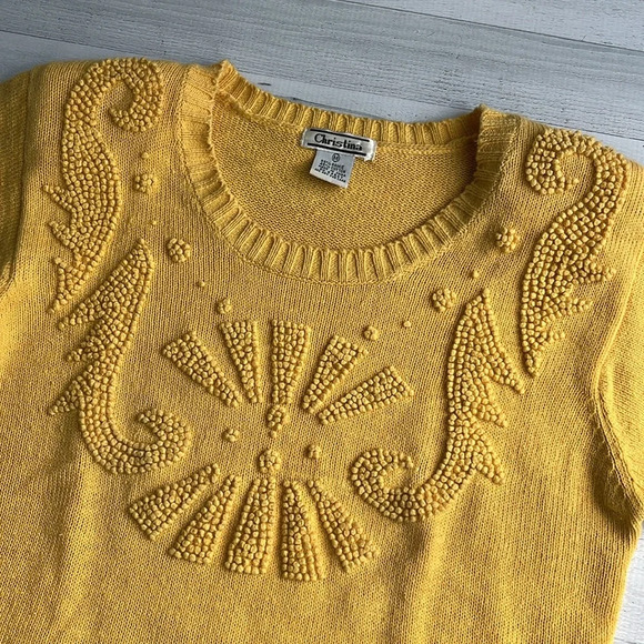 Vintage Yellow Embroidered Short Sleeve Knit Sweater Size M - Picture 2 of 5
